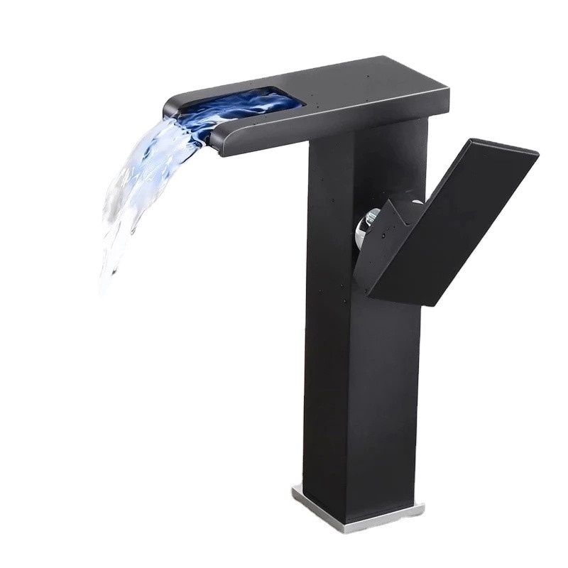 شیر روشویی مدل لوکس LED-B